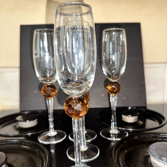 Elegant Clear Champagne Flutes with Amber Accents (Set of 5) - Picture 5 of 6